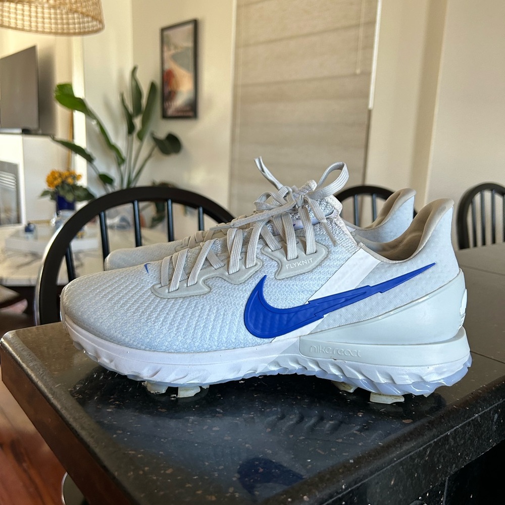 Like new Nike Zoom Golf Shoes
